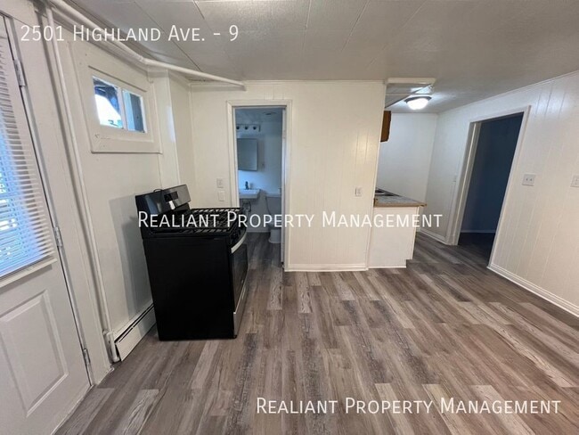 Photo - 2501 Highland Ave Unit 9