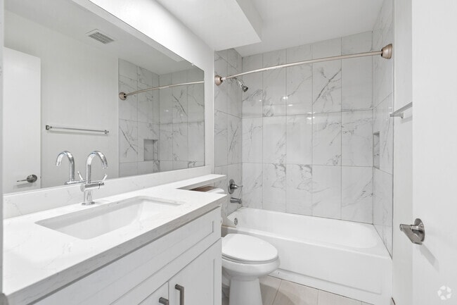 1BR, 1BA - 600SF - Bathroom