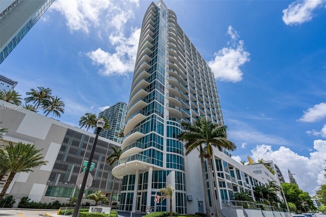 Photo - 480 NE 30th St