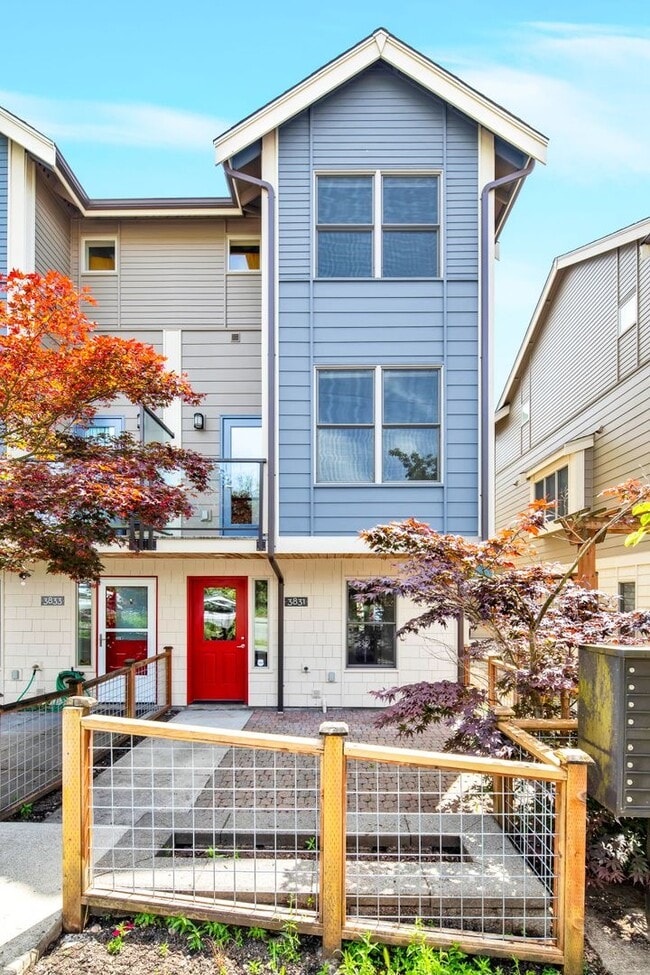 Stunning Townhome in the heart of Columbia... - Stunning Townhome in the heart of Columbia...