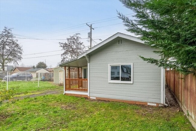 Photo - TWO BEDROOM WITH DEN/OFFICE IN THE HIGHLANDS