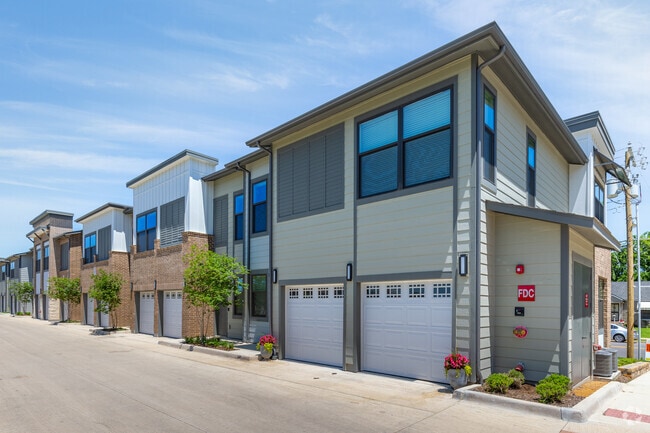 Building Photo - Maple + Denton