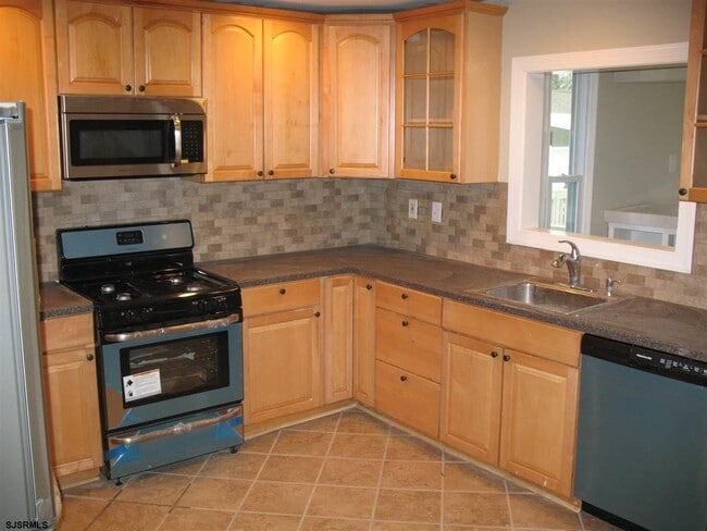 Photo - 204 Barr Ave