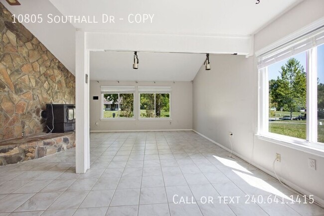Photo - 10805 Southall Dr