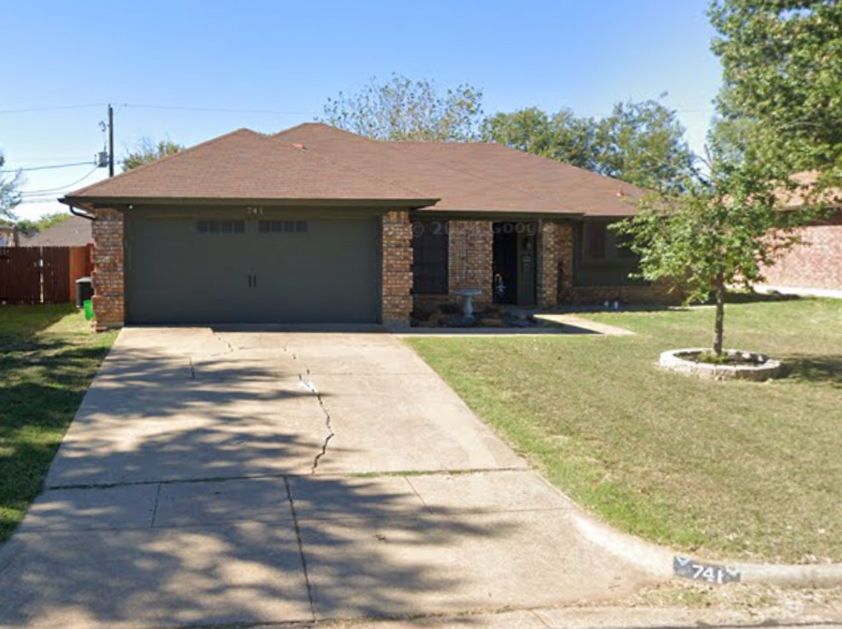 3 bed, 2 bath home in Burleson - 3 bed, 2 bath home in Burleson