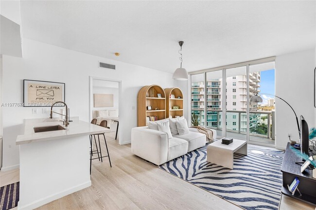 Photo - 7910 Harbor Island Dr Unit 901