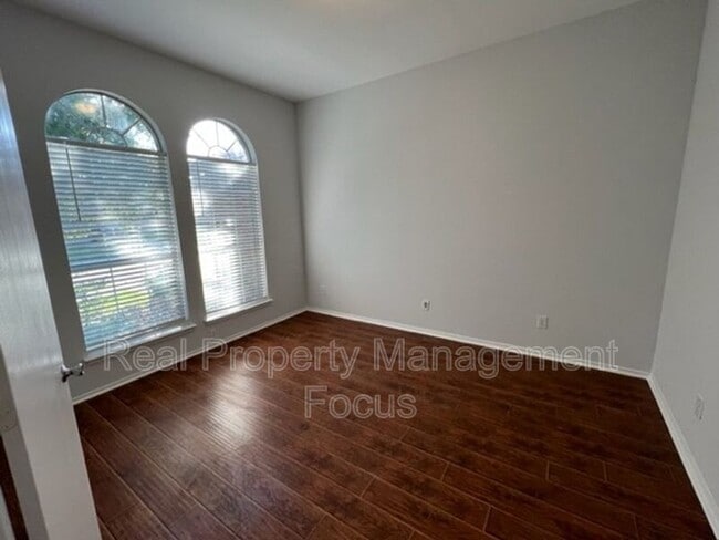 Photo - 1004 Trickham Dr