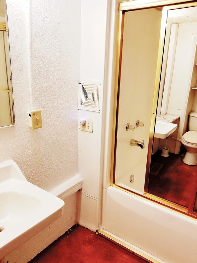 Photo - 712 N Market St Unit SUITE