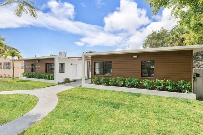 Photo - 1946 Pierce St Unidad 8