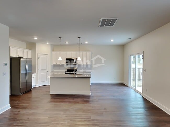 2011 Williamshire Ln
