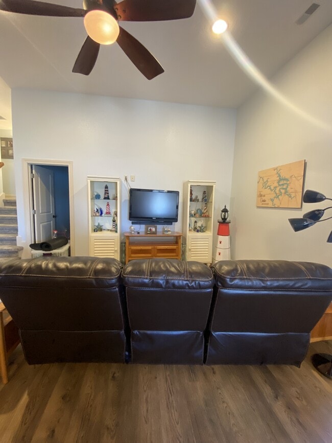 Photo - 287 Mission Bay DR