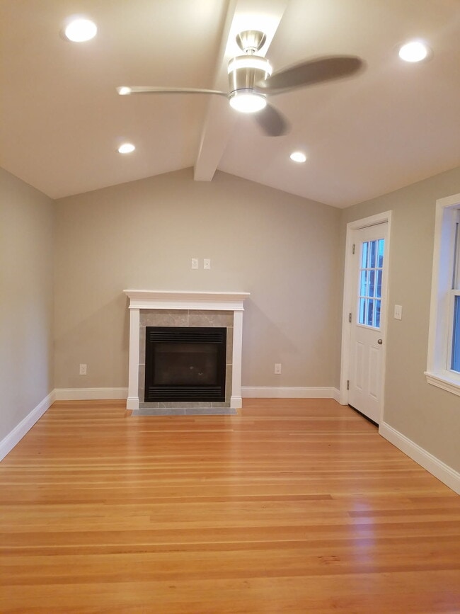 Photo - 294 Essex St