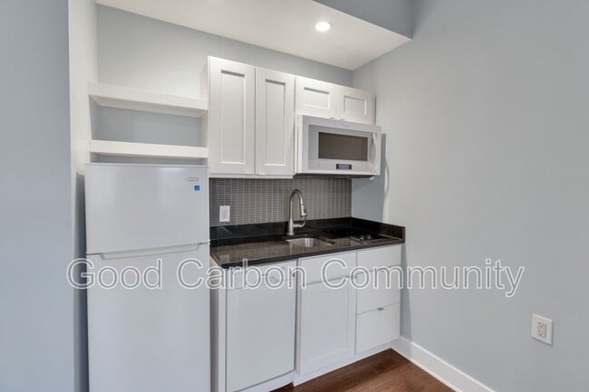 Building Photo - 401 Delaware Ave Unit 309