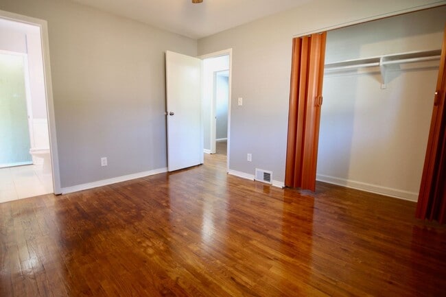 Photo - Neat and clean 3 bedroom ranch for rent in...
