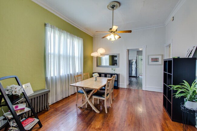 Photo - 2457 N Rockwell St Unidad 1