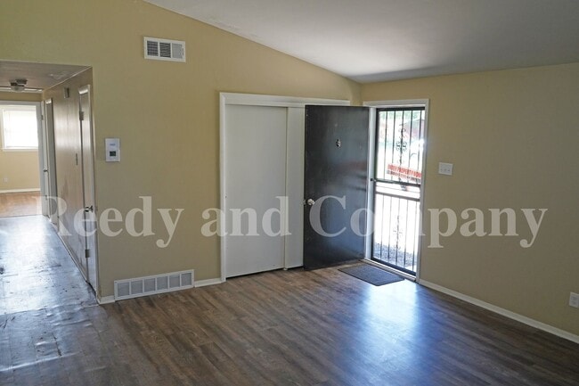 Photo - 1631 Gowan Dr