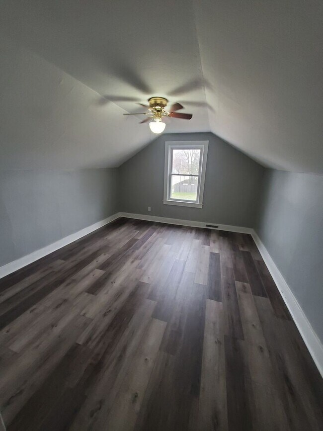 Photo - 3201 Charles St Unit Upper