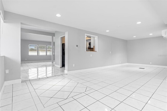 Photo - 6705 N 32nd St