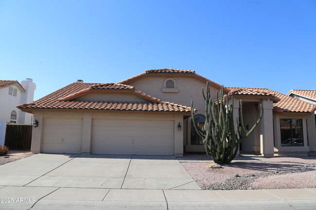 Building Photo - 827 W Harbor Dr Rental