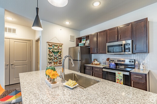 1BR, 1BA - 748SF - Brio at Lookout