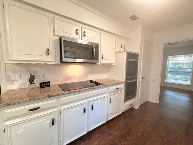 Photo - 3433 Lynbrook Dr