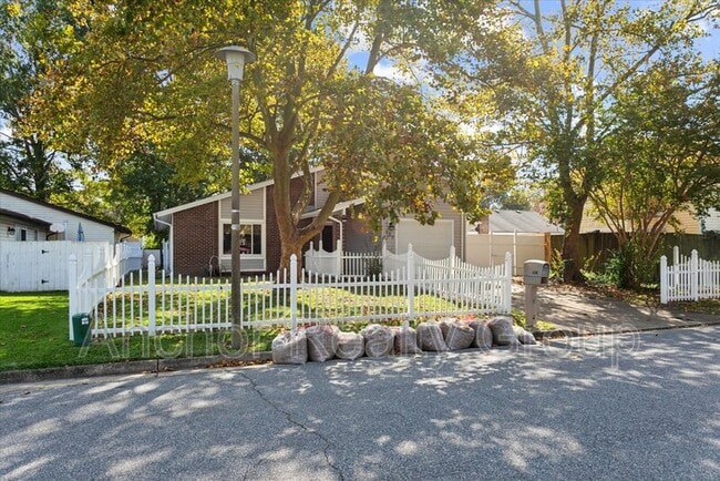 Photo - 630 Orangewood Dr