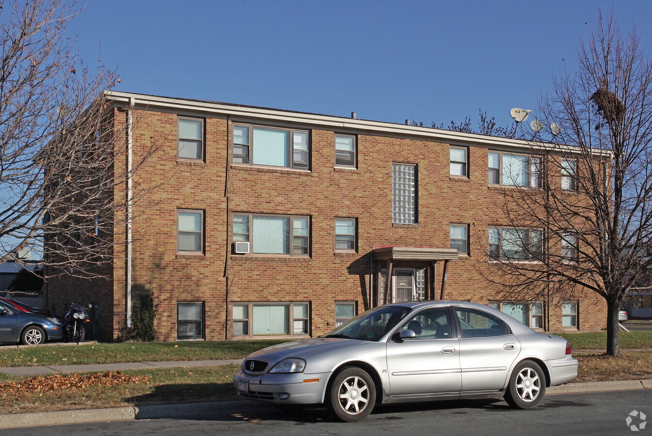 Photo - 97 Orme Great Building in W St Paul!!