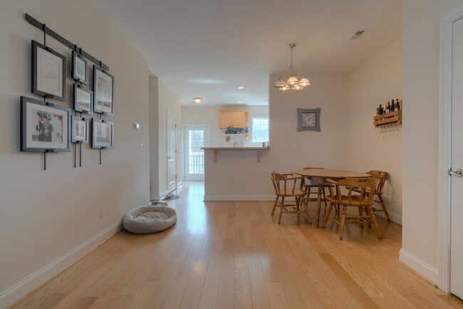 Photo - 250 Sheliah Ct