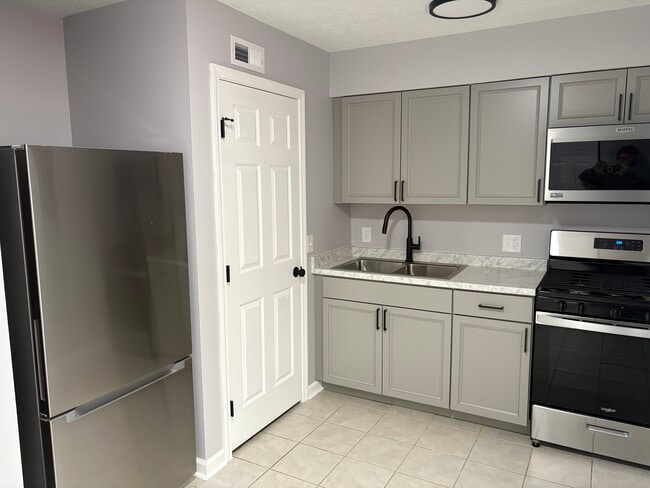 Photo - 395 E 13th Ave