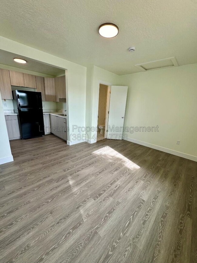 Photo - 412 W 20th St Unit 3