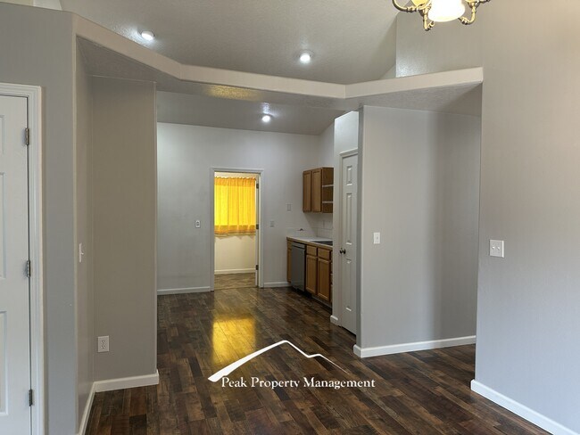 Photo - 614 Alturas St House