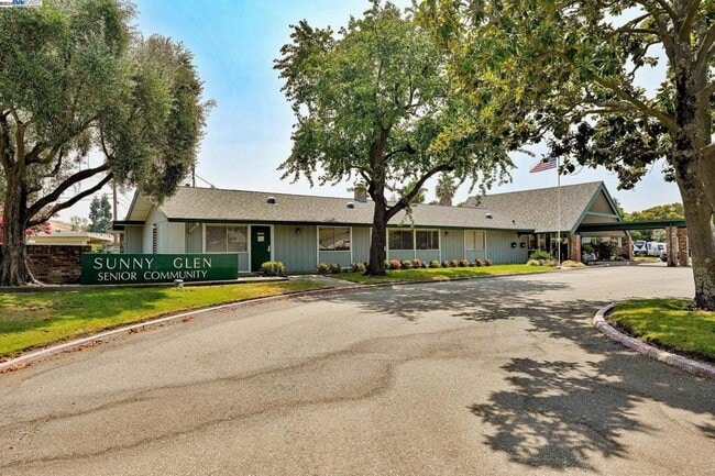 Building Photo - 9032 Craydon Cir