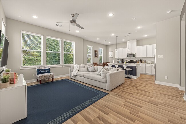 Photo - 6744 Del Rio St