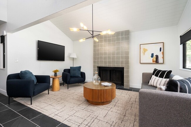 Casa club para residentes completamente nueva | Creekwood | Apartamentos en alquiler en Hayward, CA