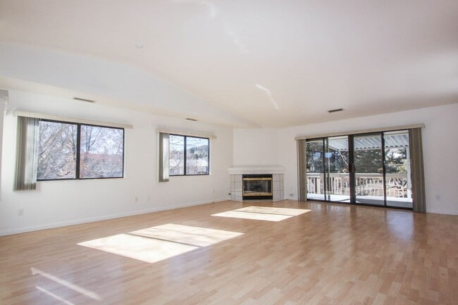 Photo - Cliff Rose - 3 Bedroom and 2 Bathroom