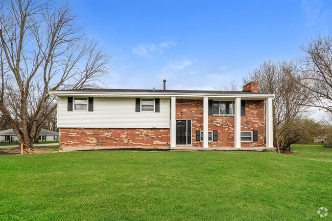 Building Photo - 9715 Stagecoach Dr S Rental