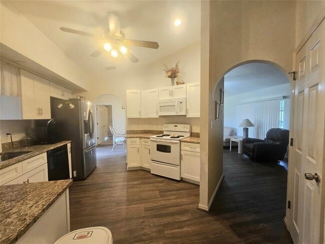Photo - 1011 Tropical Ave NW