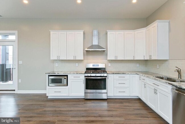 Photo - 160 N Loudoun St Unit 202