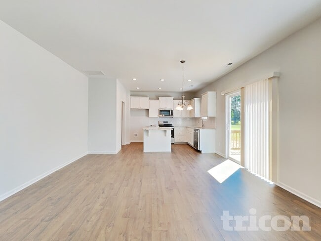 Photo - 181 Brisbane Dr
