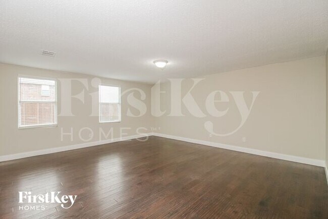 Photo - 1632 Rialto Way