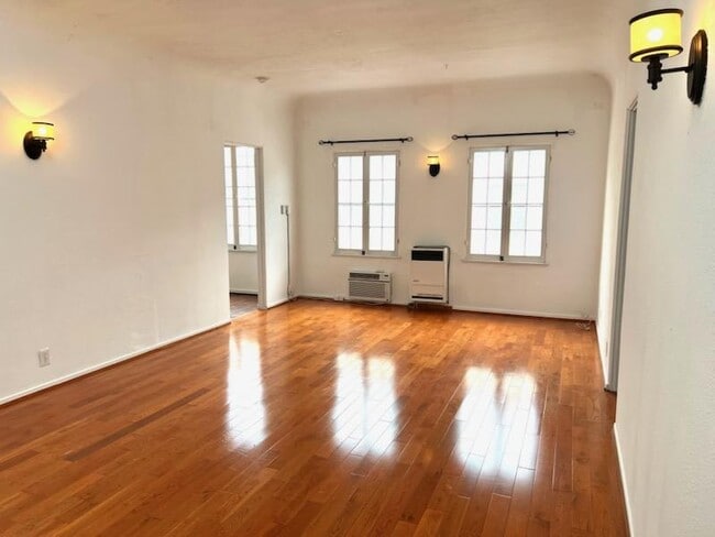 Photo - 140 Roxbury Dr Unit 11
