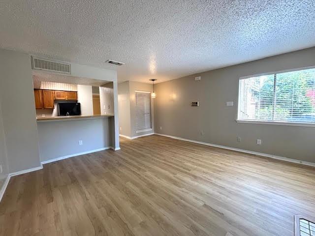 Building Photo - 9833 Walnut St Unit 101