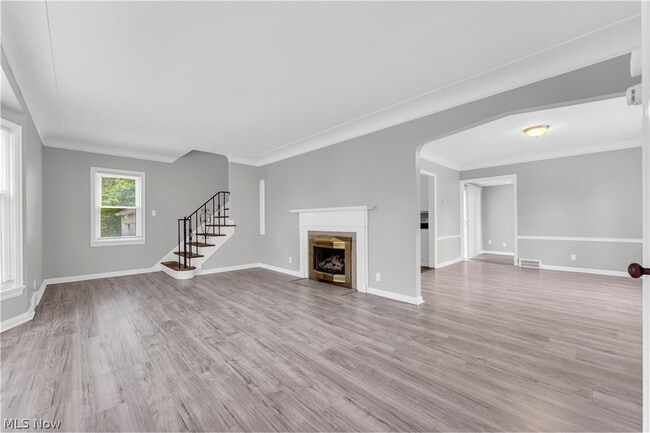 Photo - 3557 Silsby Rd