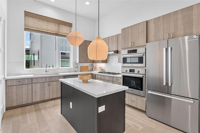 Photo - 2805 McCurdy St
