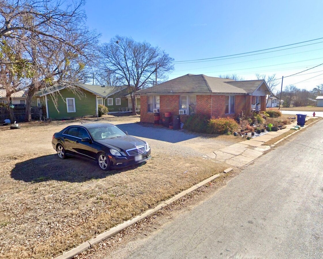 Photo - 1913 Coggin Ave Unidad B