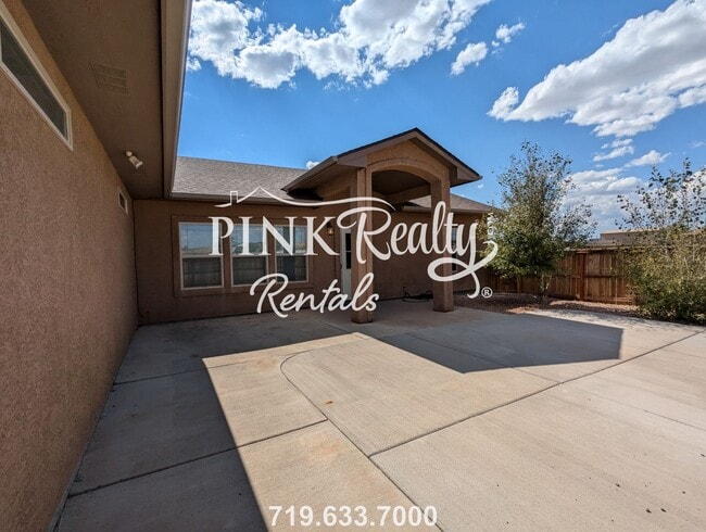 Photo - 1325 N Challenger Pl