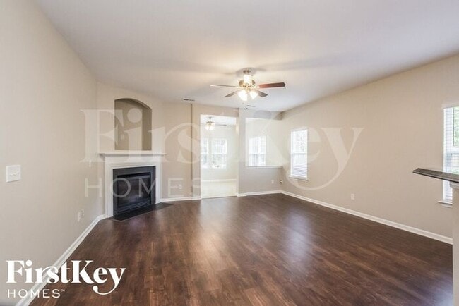 Photo - 4075 Shadetree Dr