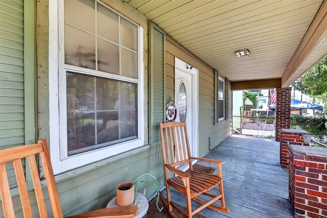 Photo - 7039 Ave E