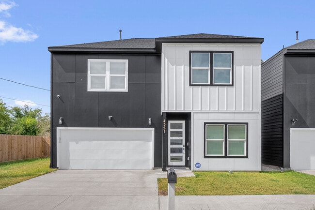 Front - 4321 McKinley St