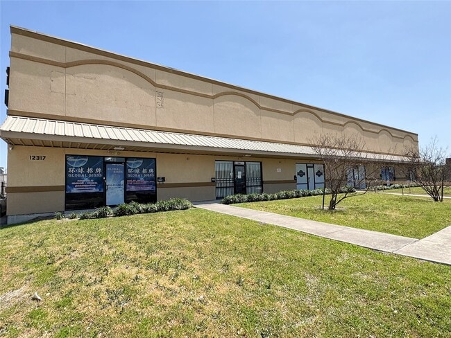 Building Photo - 12317 Bellaire Blvd Unit 200